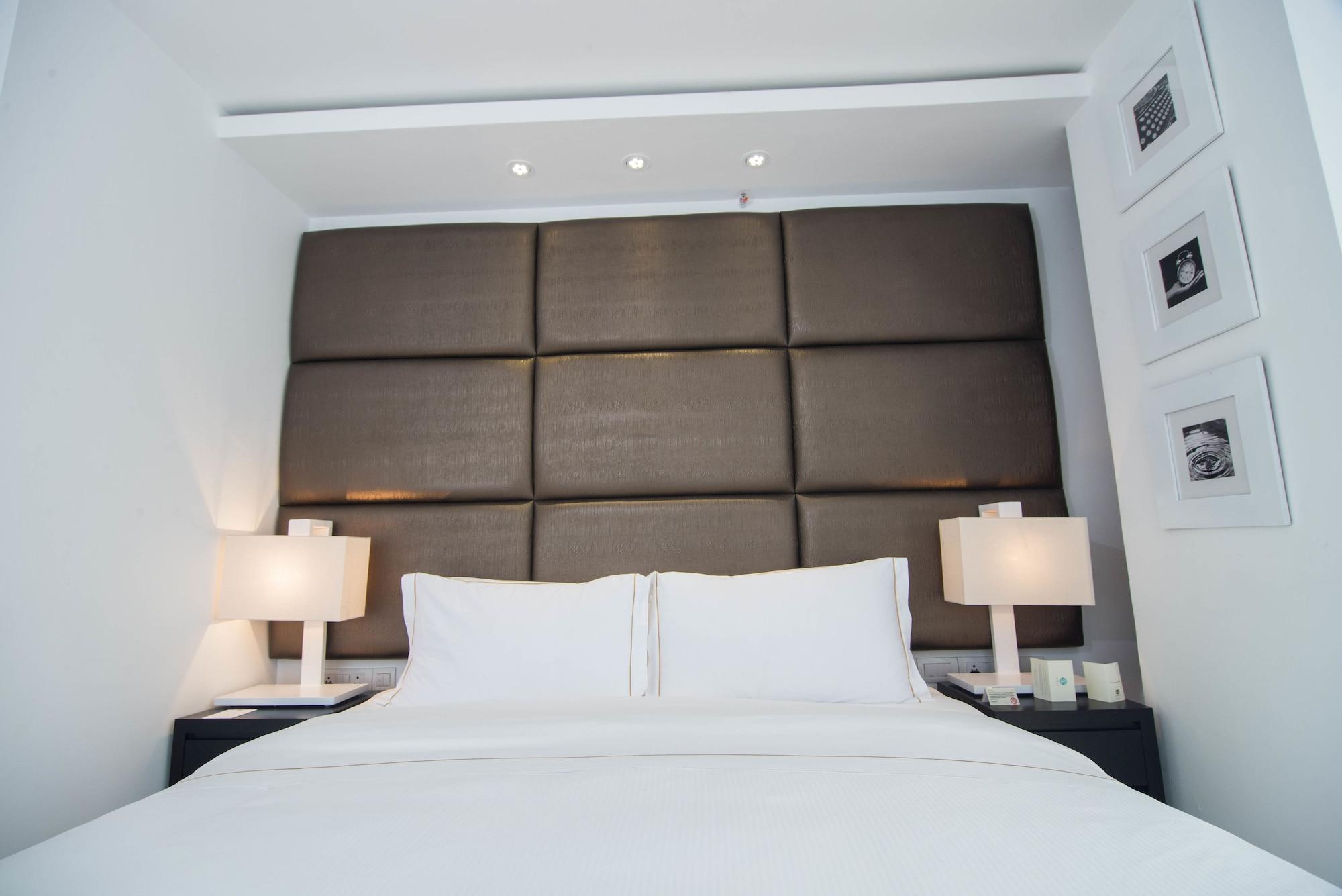 Platinum One Suites Colombo Exterior photo
