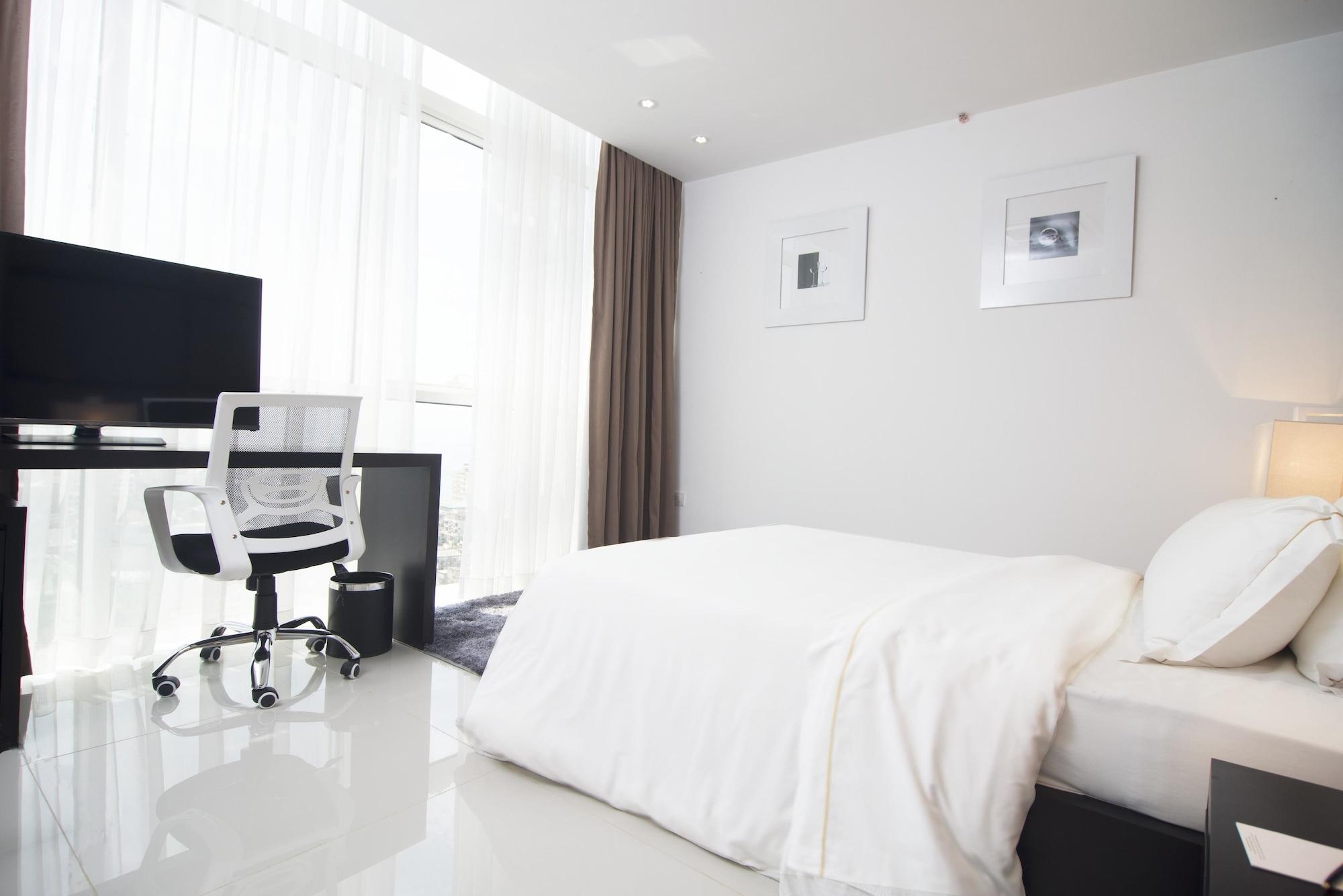 Platinum One Suites Colombo Exterior photo