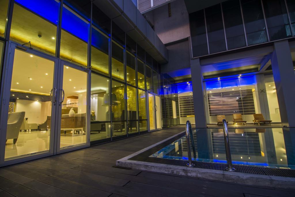 Platinum One Suites Colombo Exterior photo