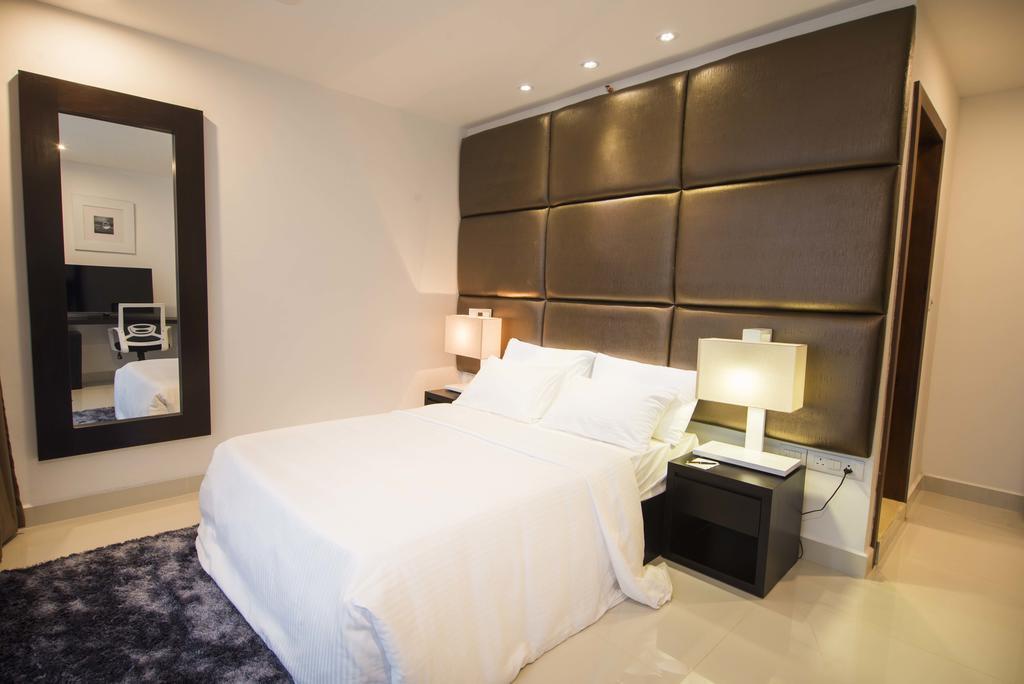 Platinum One Suites Colombo Exterior photo