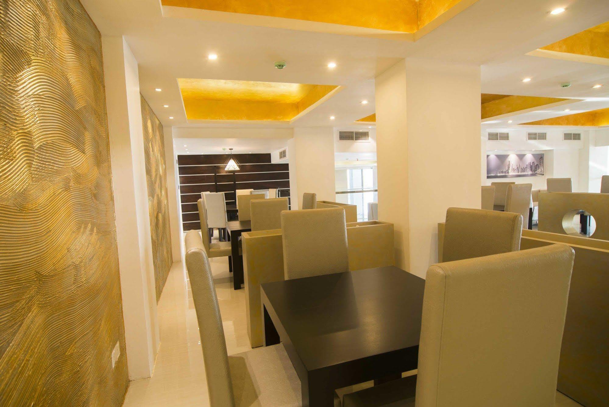 Platinum One Suites Colombo Exterior photo